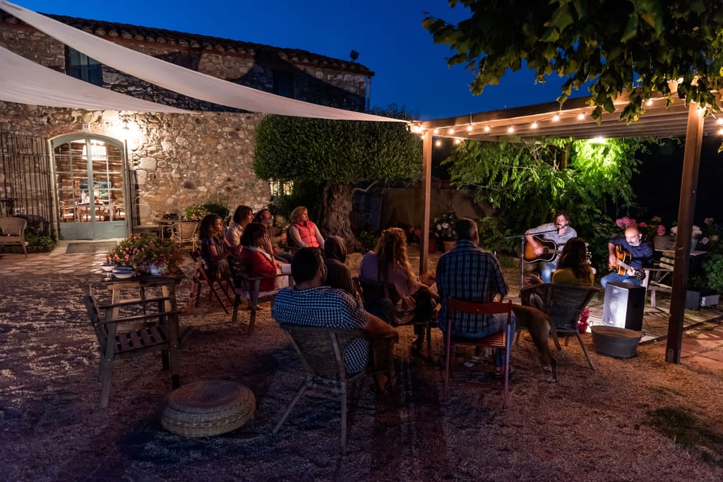 Intimate outdoor concert