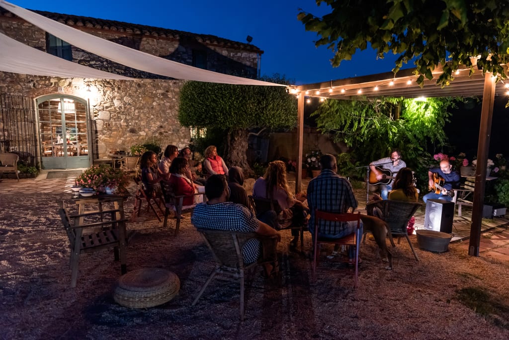 Intimate outdoor concert